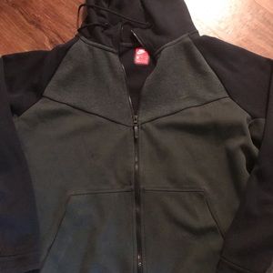 Nike zip up dark green and black